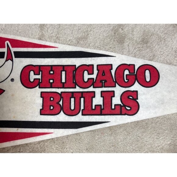 Vintage Chicago Bulls Pennant NBA Licensed Felt Red & White Basketball - Picture 3 of 8